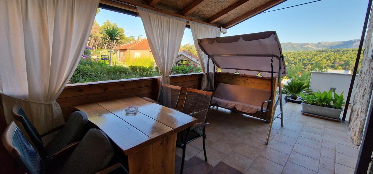Apartmani Dutkovic Vrboska Exterior foto