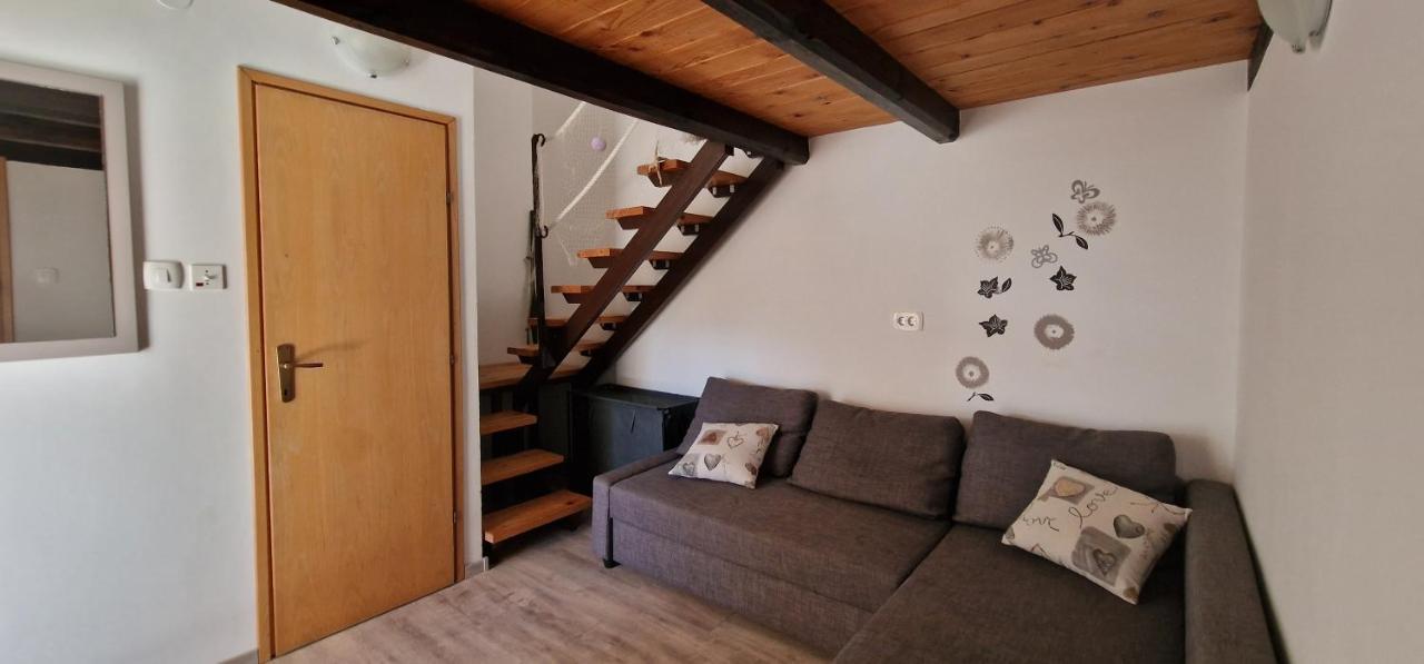 Apartmani Dutkovic Vrboska Exterior foto