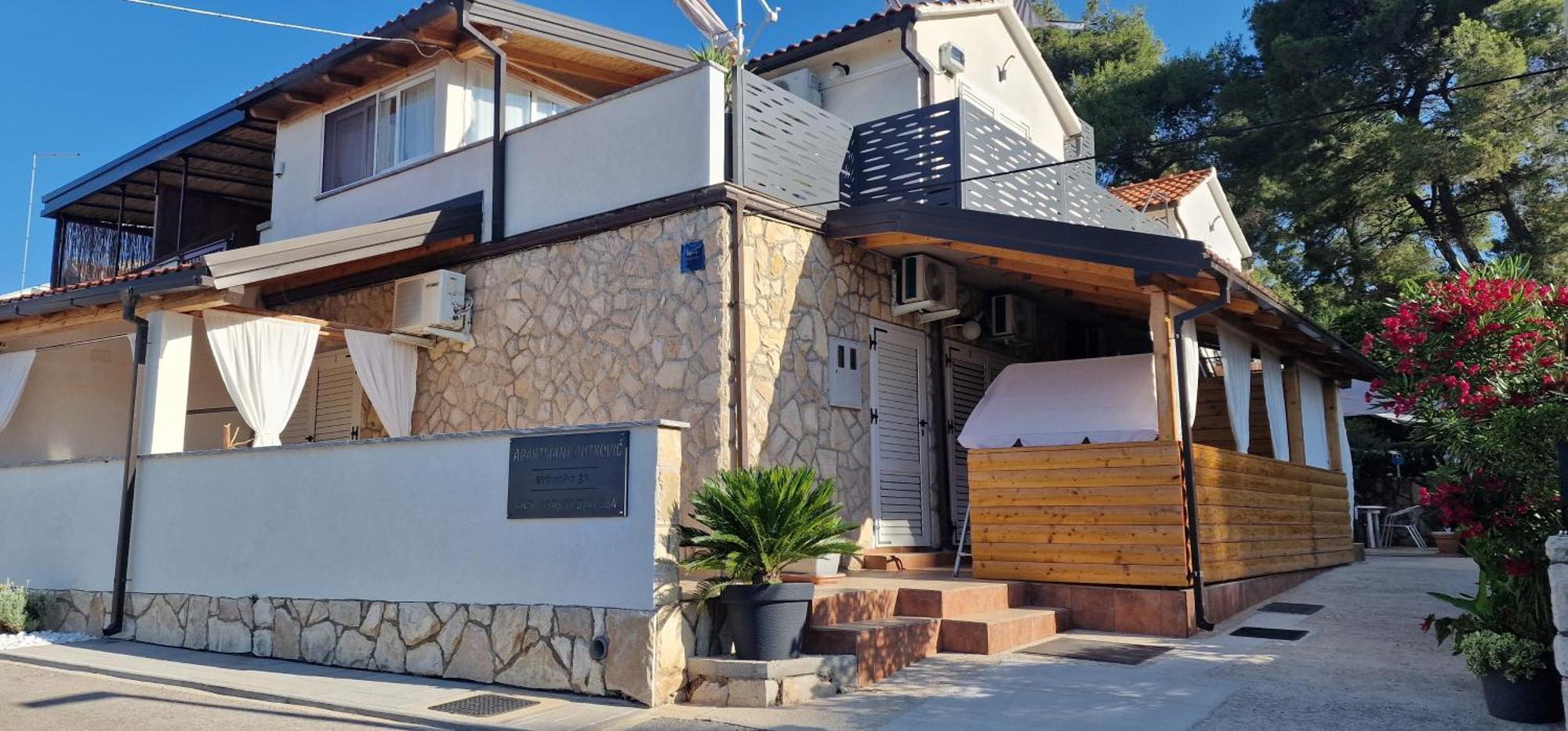 Apartmani Dutkovic Vrboska Exterior foto
